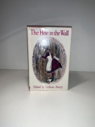 AVERY, Gillian - The Hole In The Wall
