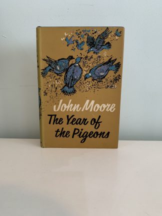 MOORE, John - The Year of the Pigeons
